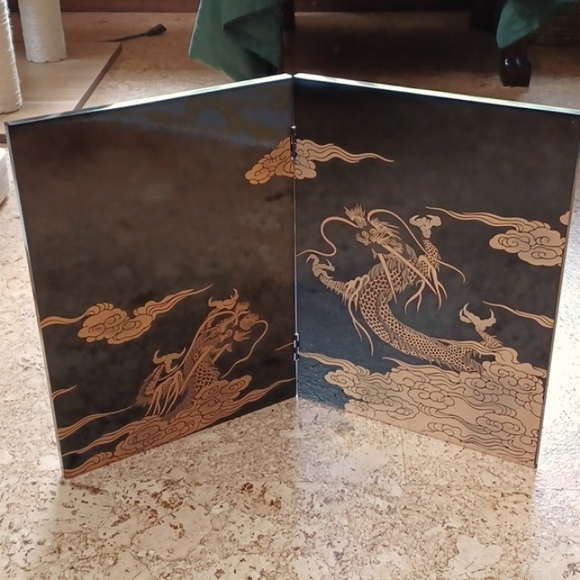 Japanese Lacquer Screen With Two Dragons, in Original Box - Picture 4 of 6